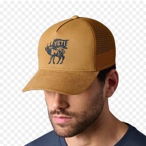 NWT YETI Elk flag trucker light Brown one size